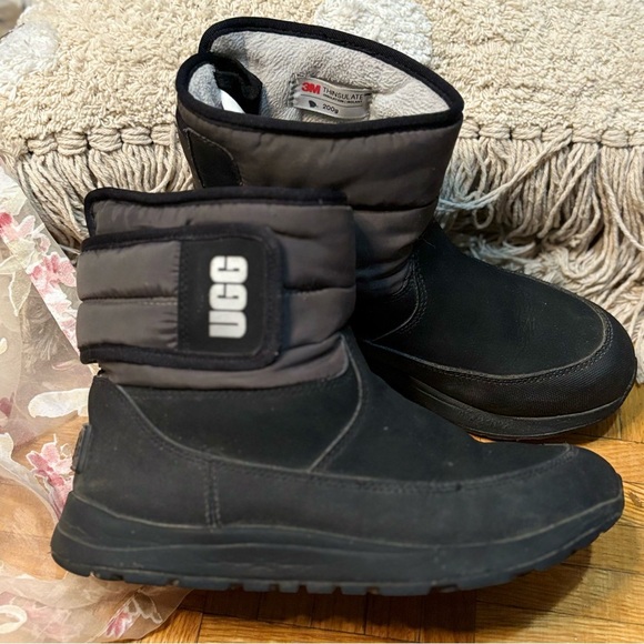 UGG Black Winter Boots - Picture 15 of 15